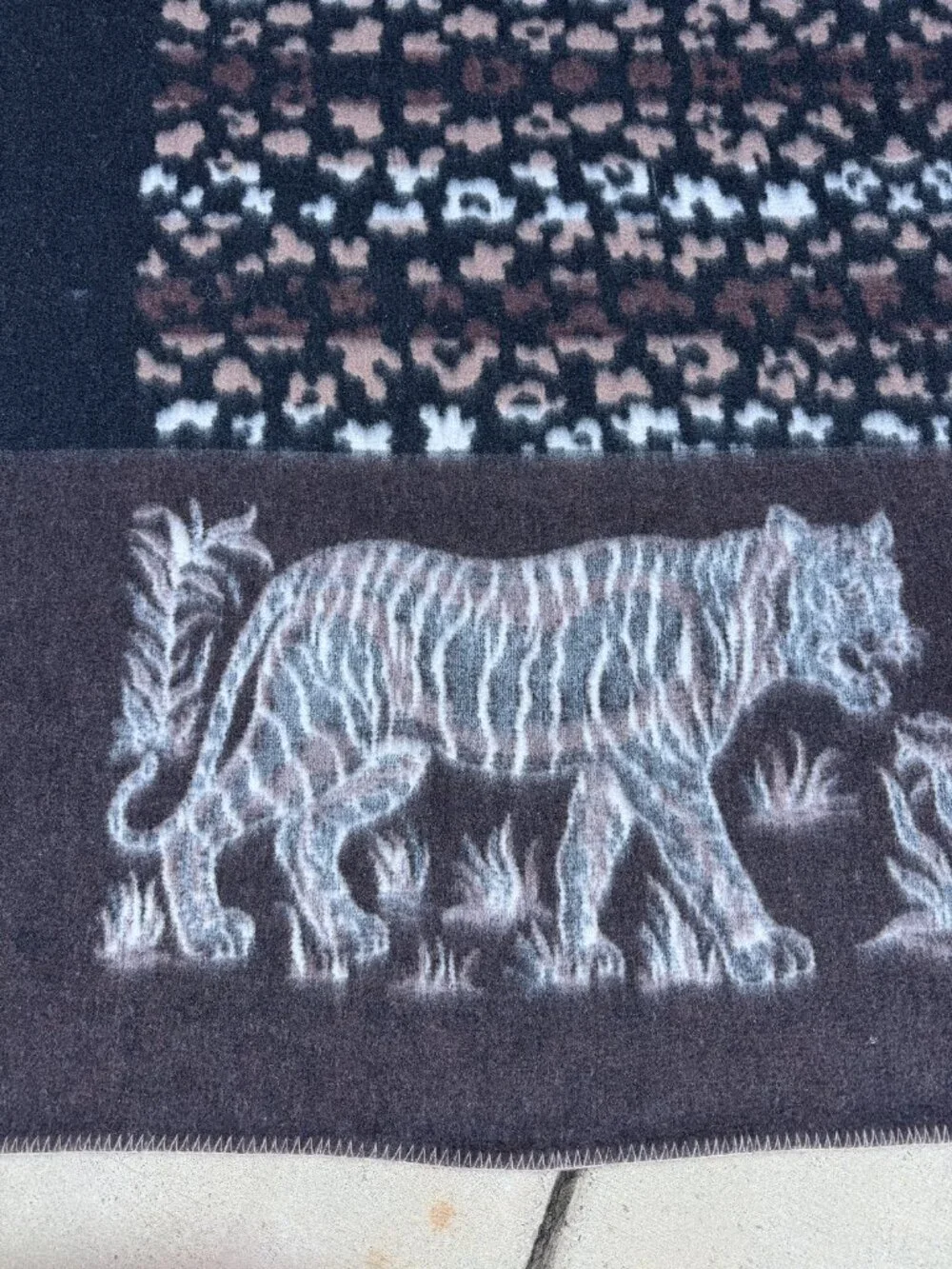 Fruto del Telar Antialergica Vintage Alpaca Wool Blend Blanket Brown Ivory Tiger